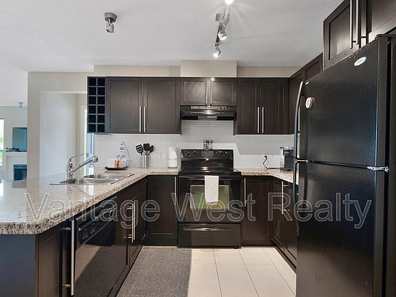 2nd image of 1093 Sunset Dr #306