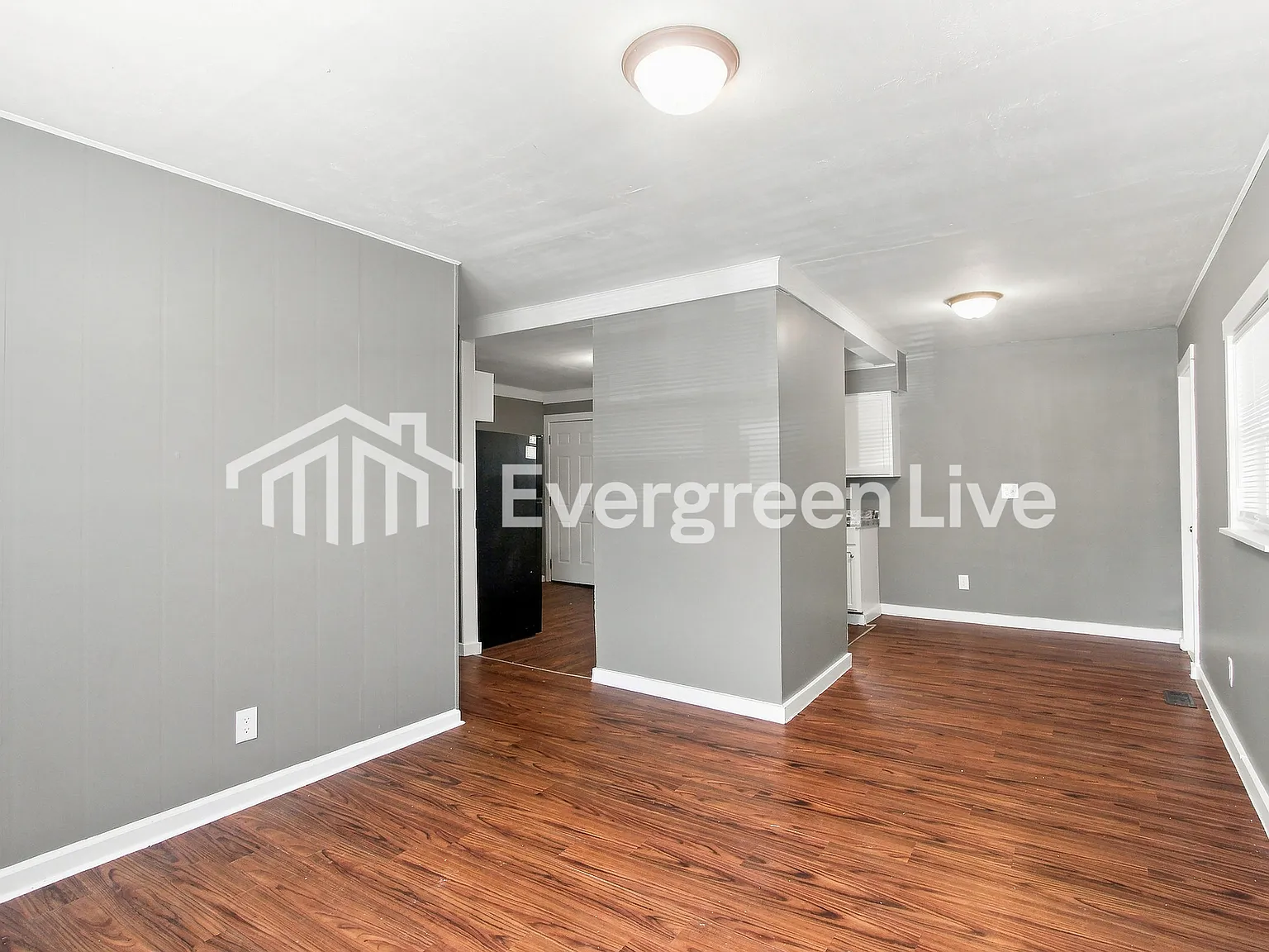 3 bed, 2.0 bath, 864 sqft, $1,295 — Photo 3