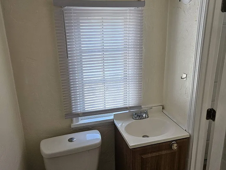 115 E Palm St #117 — Photo 1
