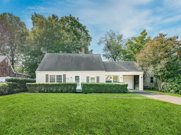 688 Whittier Street, Westbury, NY 11590
