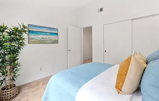 430 Galleria Dr — Photo 4