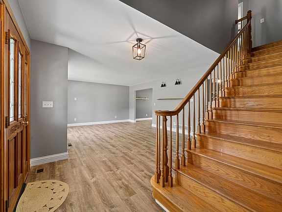 3rd image of 125 Potawatomi ROAD