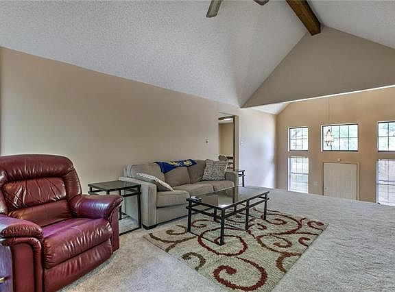 5th image of 325 Oakhill Dr