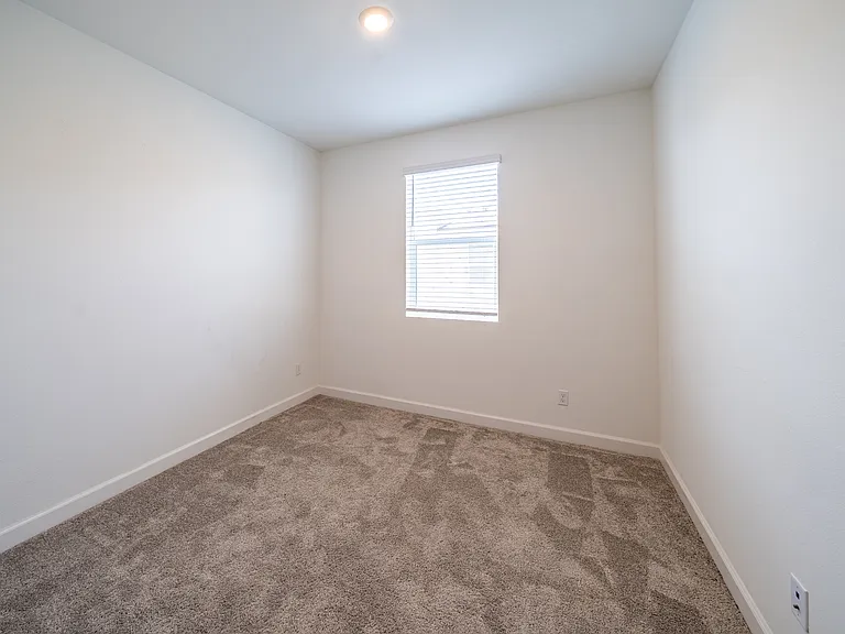 828 Mateo St #4 — Photo 12