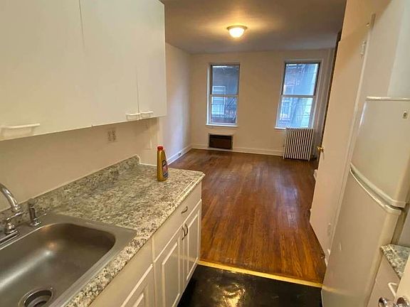 5th image of 141 E 13th St #2R