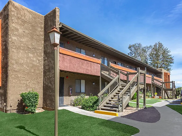 La Ventana Apartments — Photo 19