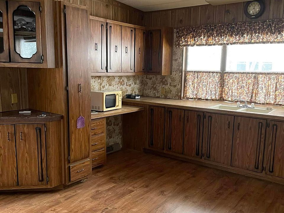 303 5th Ave SE, Crosby, ND 58730 MLS 4006697 Zillow