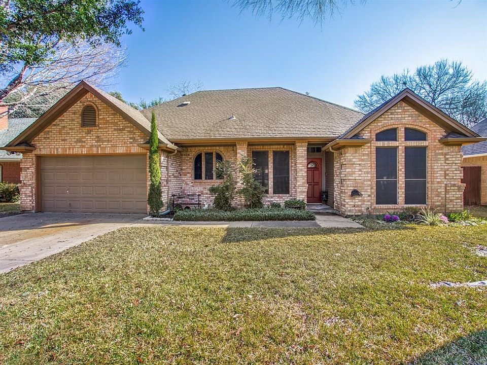 1st image of 313 Creekside Dr