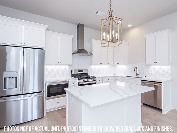 5th image of 3434 Baker Ln