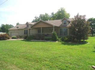 202 5th St, Alma, IL 62807