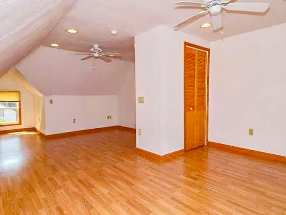 Attic/Bedroom 3