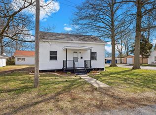 410 4th St, Carlyle, IL