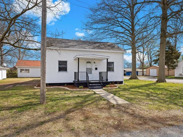 410 4th St, Carlyle, IL 62231