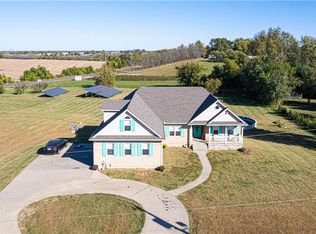 5721 SE Riverside Ter, Saint Joseph, MO 64507