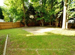 5830 Crossing King Dr, Charlotte, NC 28212