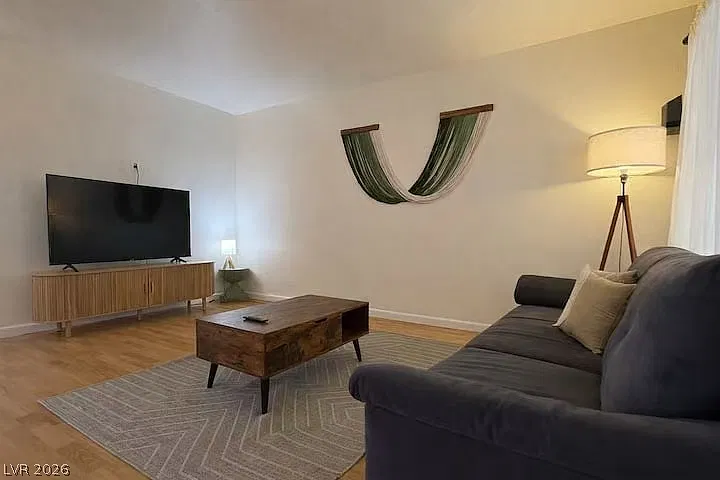 3 bed, 2.5 bath, 1220 sqft, $1,800 — Photo 1