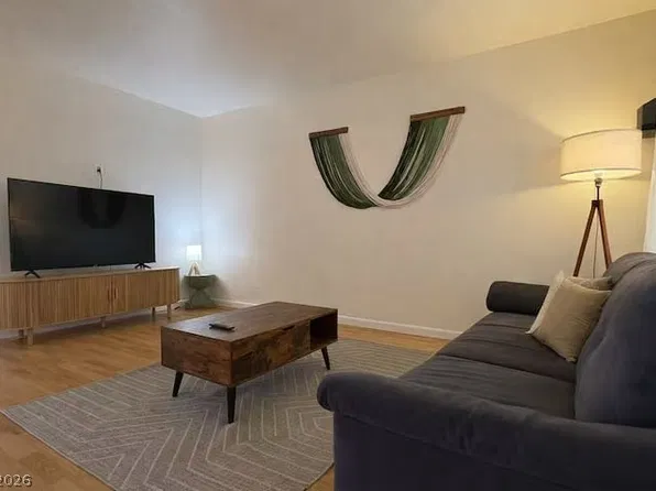 4338 Caliente St APT 9, Las Vegas, NV 89119