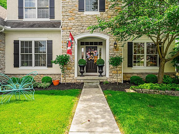 3rd image of 6633 Raynor Ct