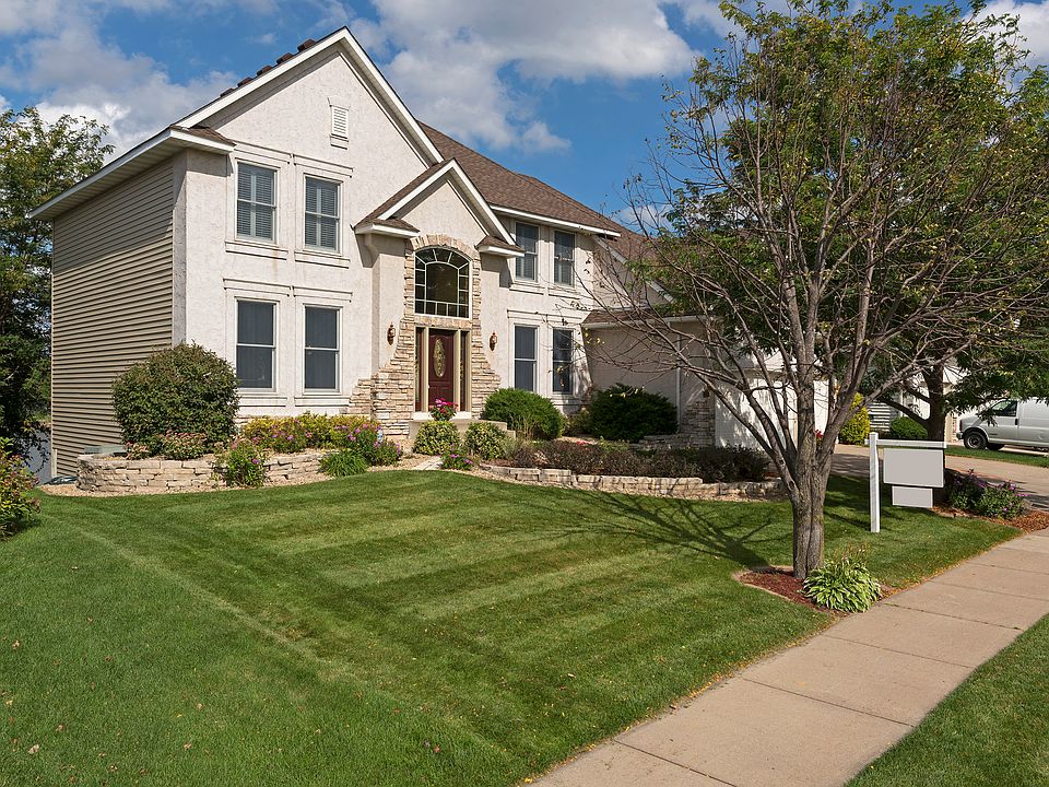 1st image of 2325 Arnold Palmer Dr NE