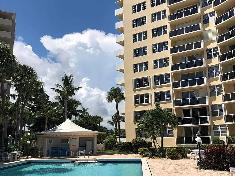 2800 N Flagler Dr #613 — Photo 11
