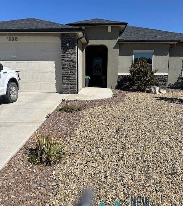 1st image of 1600 Redwood Loop