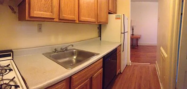 4419 Osage Ave #1R — Photo 2