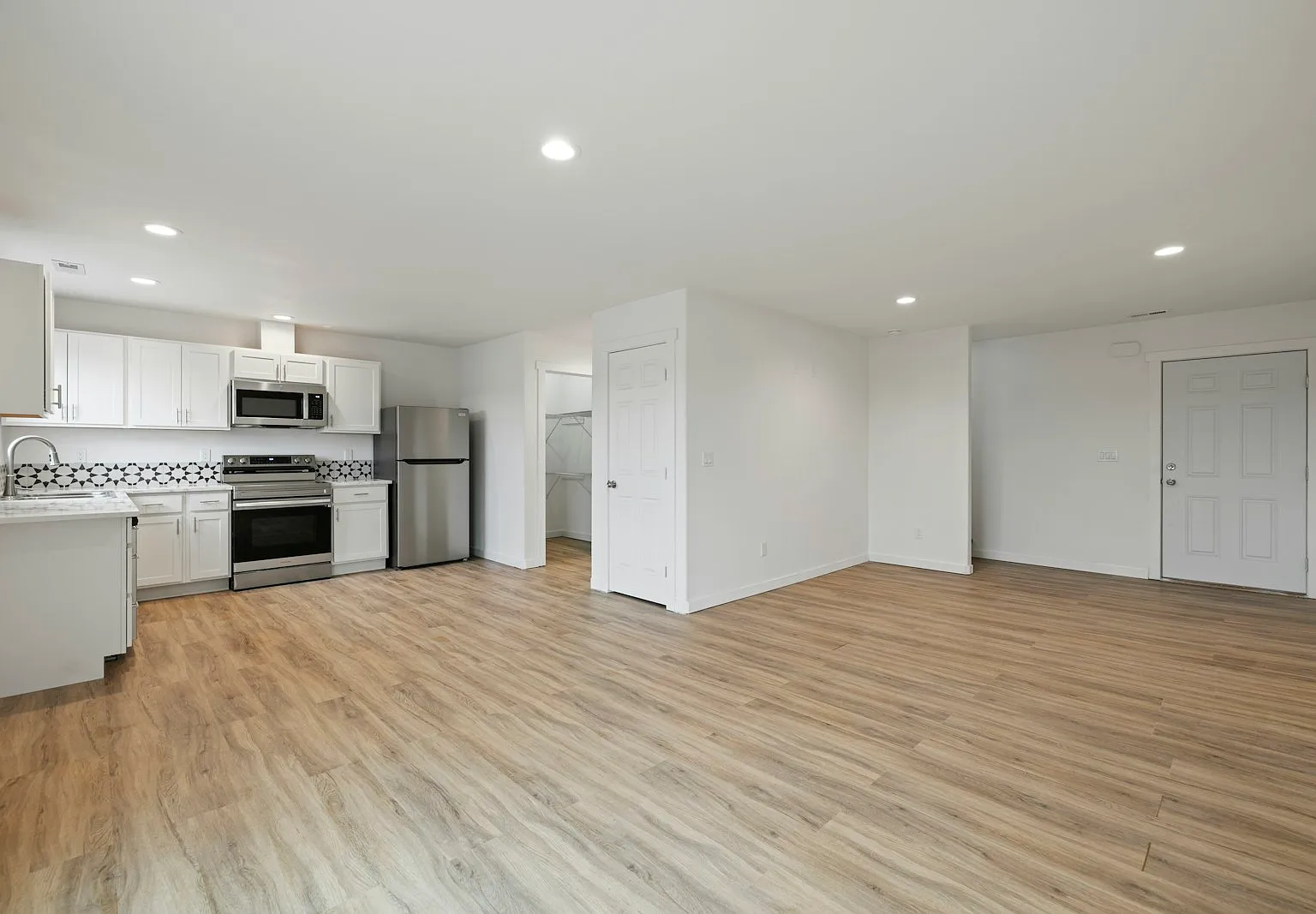 2631 West Marina Drive, Unit 6 — Photo 1