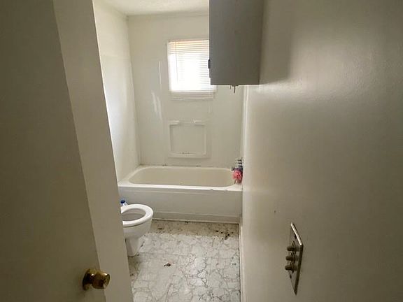 5th image of 1056 Goodrich St