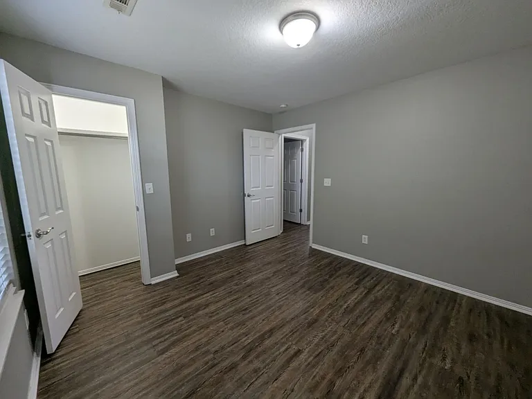 802 Ash Ct — Photo 14