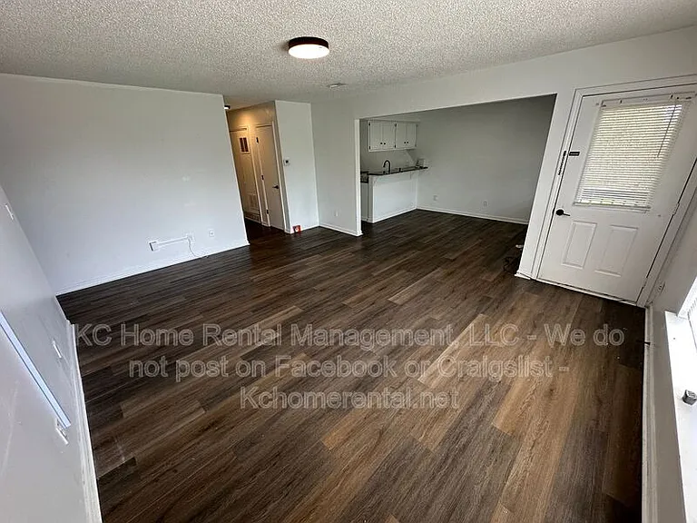 300 Osage St #B — Photo 4