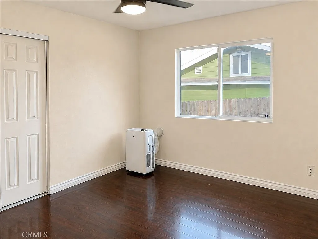 3 bed, 1012 sqft, $3,500 — Photo 4