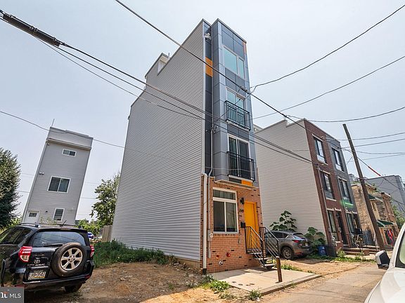 3rd image of 1949 N Orianna St