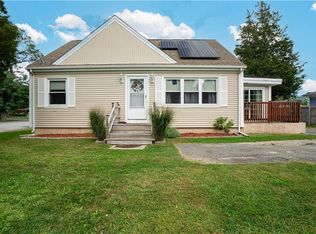 756 Metacom Ave, Bristol, RI 02809