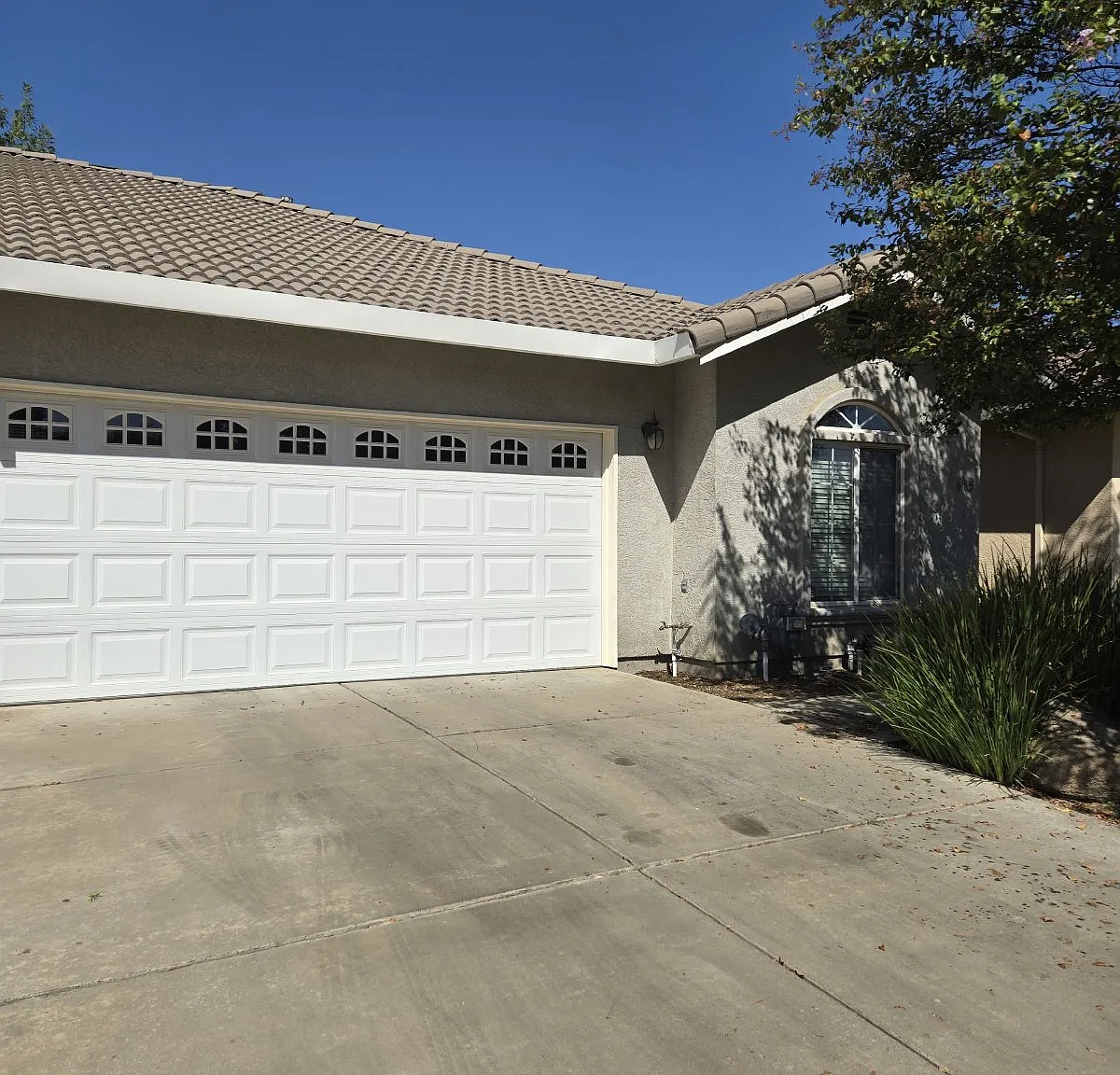 3 bed, 2.0 bath, 1440 sqft, $1,900 — Photo 3