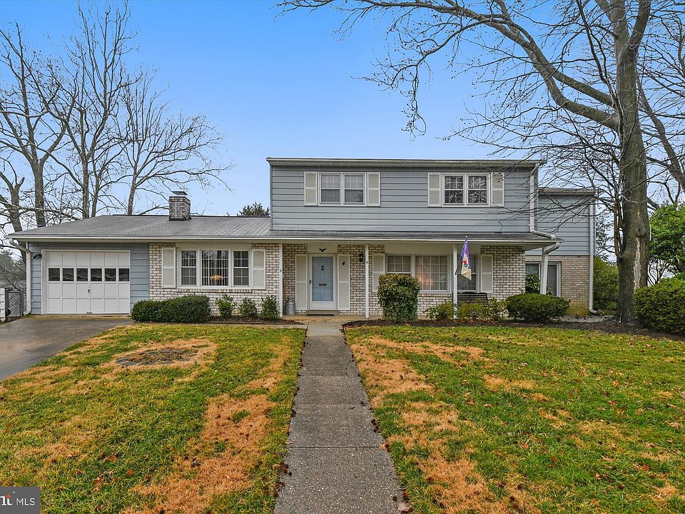 1st image of 4 Balmoral Ct