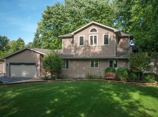 514 N Hill Rd, McHenry, IL 60051