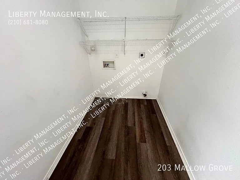 203 Mallow Grv — Photo 16