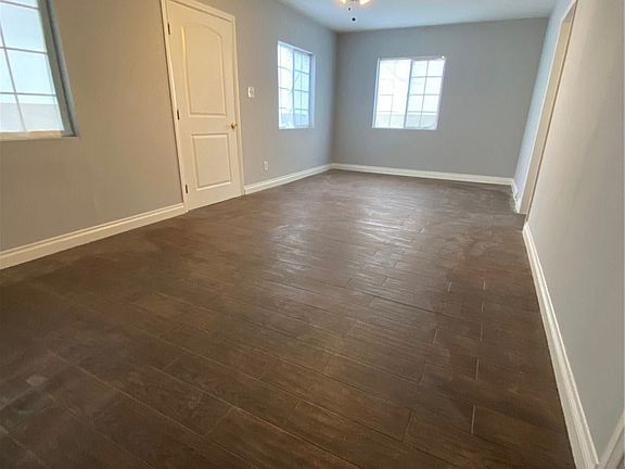 5th image of 6013 Maywood Ave APT 14