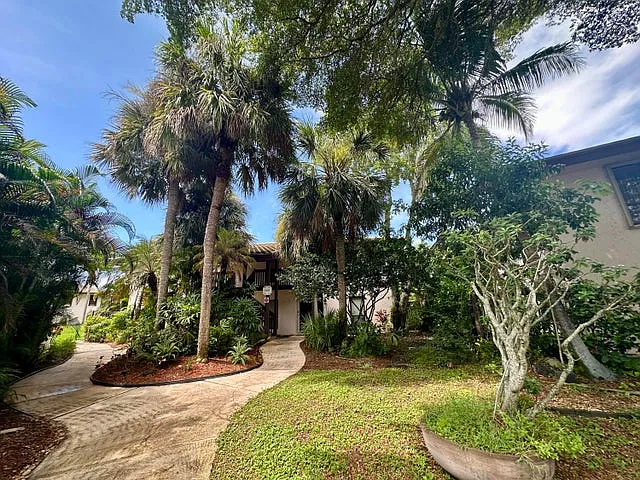 9292 Sabal Ridge Cir