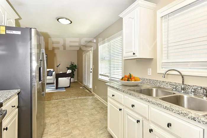 206 Kimberly Dr — Photo 3