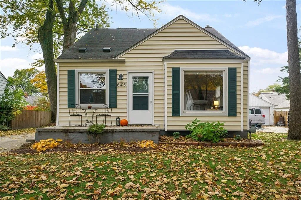 2 bed, 1110 sqft, $2,100 — Photo 1