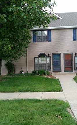 3rd image of 165 Stonebridge Ln