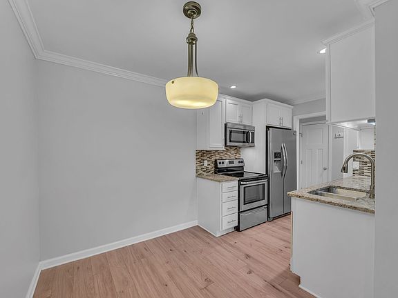 5th image of 4425 Westlawn Dr APT A102
