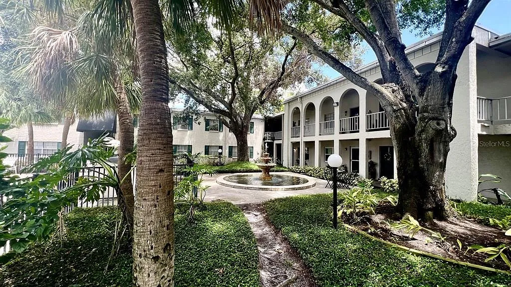 2 bed, 1.0 bath, 1000 sqft, $1,500 — Photo 2