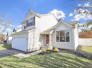 2210 Dunkeld Dr, Grove City, OH 43123
