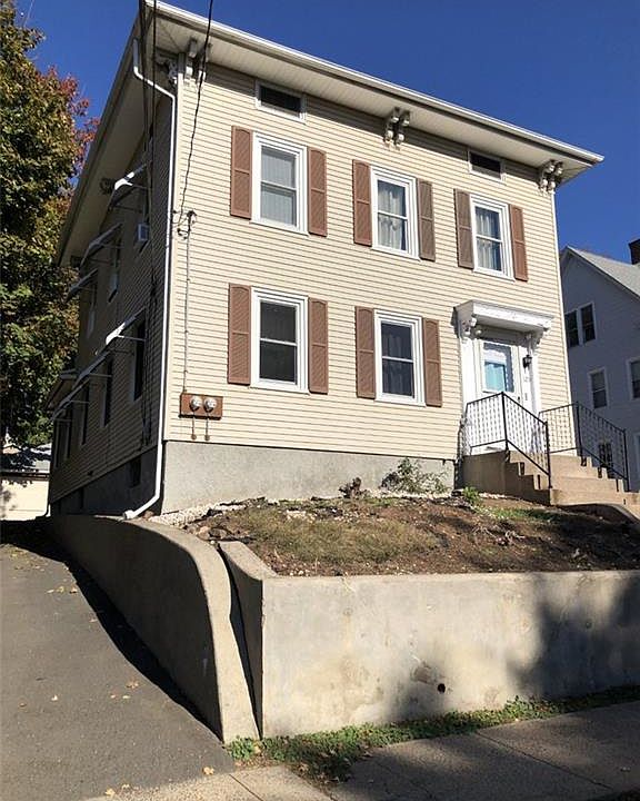 2nd image of 125 Winthrop St