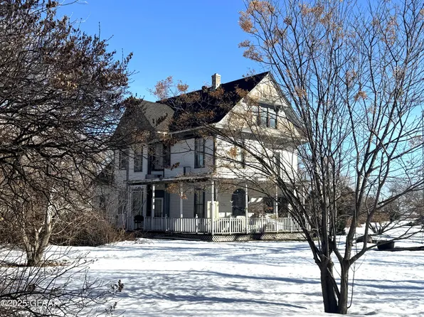 9854 Highway 18, Cavalier, ND 58220