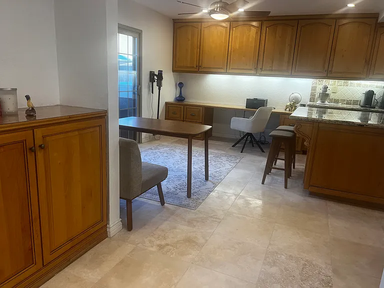 7825 Seaglen Dr — Photo 12
