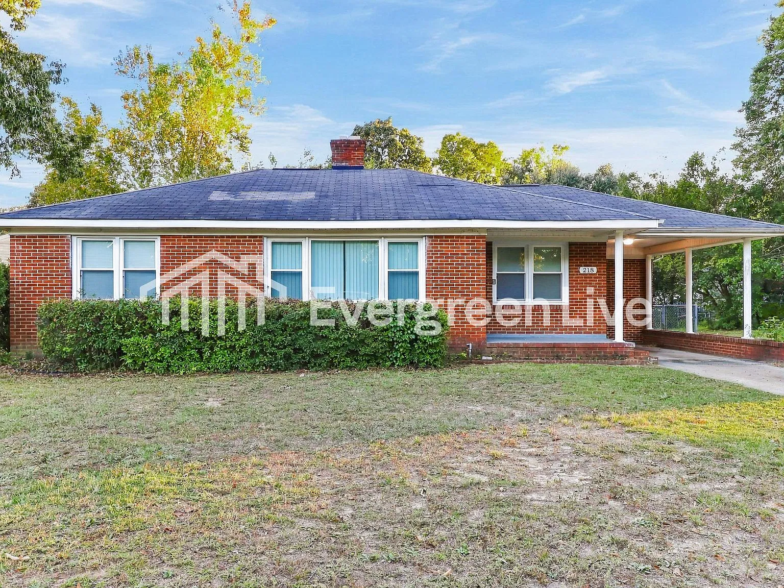 3 bed, 1.0 bath, 1357 sqft, $1,345 — Photo 1