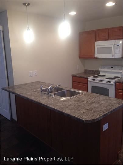 1st image of 911 E Gibbon St APT 21